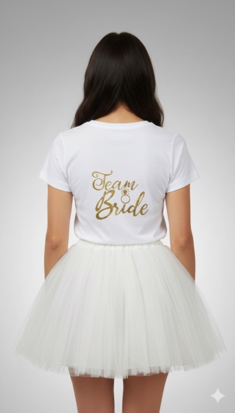 Tricou alb inscriptionat cu Team Bride, fusta offwhite - Img 2