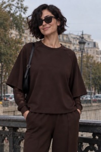 Bluză maro din tricot cu mâneci din dantelă