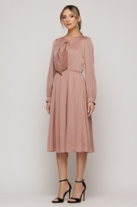 Rochie 'Annalise' rosé plisată din satin texturat cu eșarfă - Img 3
