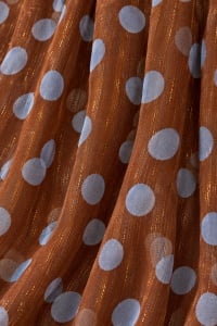 Rochie midi maro din voal cu fir irizant si buline bleu - Img 4
