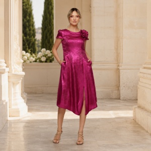 Rochie 'Anastasia' fucsia cu peliculă și accesoriu floare