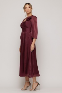 Rochie 'Ava' burgundy din voal sidefat cu floare decorativă - Img 4