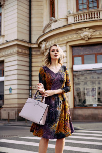 Rochie 'Solange' din jerse texturat multicolor - Img 6