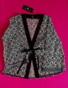Set blazer și pantaloni scurți alb negru cu broderie - Img 4