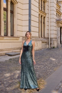 Rochie 'Esmé' lungă cu paiete și detaliu floare - Img 2