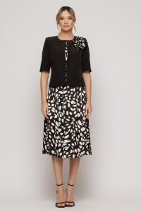 Compleu format din rochie și sacou negru cu floare decorativă