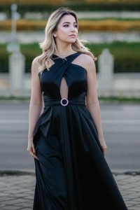 Rochie 'Christine' neagră lungă din tafta cu decupaj - Img 9