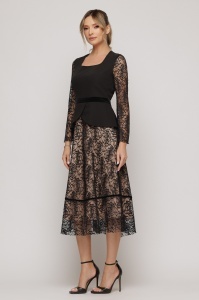 Rochie midi elegantă cu dantelă florală și talie marcată