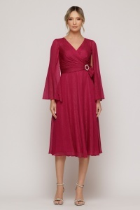 Rochie midi raspberry cu mâneci ample și cataramă cu cristale