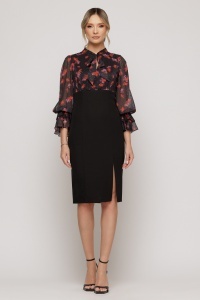 Rochie neagră cu imprimeu floral și guler tip fundă