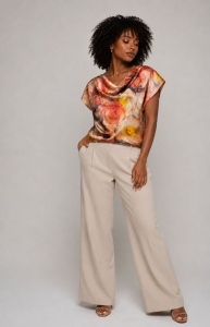 Top satinat cu decoletu drapat și print vibrant - Img 2