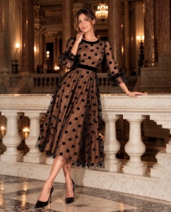 Rochie midi cu tulle negru cu buline și reflexii arămii