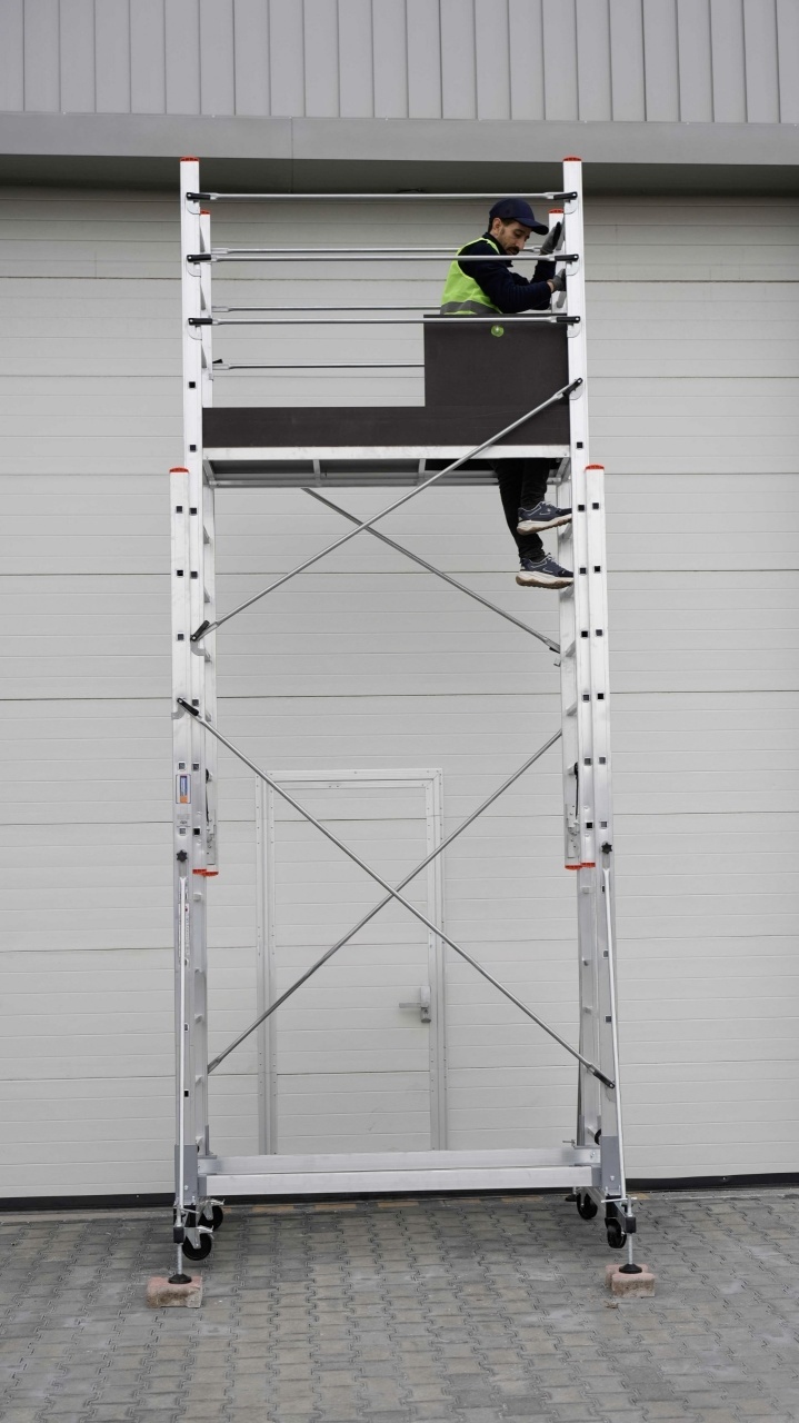 Schela mobila aluminiu telescopica 2x3(m), inaltime lucru 6 metri, o platforma 1,6x0,6(m), max 200kg/mp - CNO-SME-MEGA6 - imagine 3