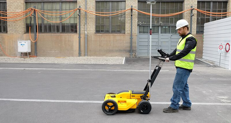 Pachet Surveyor - Scanner de detectie utilitati subterane / Georadar (GPR), Leica DS2000 + tableta CT1000 + suport antena GNSS - 3 | YEO