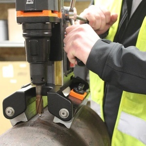 Masina gaurit cu talpa magnetica 12-35mm prindere pe teava VersaDrive® 850035-T-230EU Holemaker Technology - Img 3