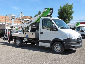 Nacela cu brat telescopic articulat montata pe autosasiu COMET Eurosfilo 17/2/12 HQ H 17m L 12m 250KG