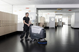 Masina de frecat aspirat podele Nilfisk SC 500 B Full package