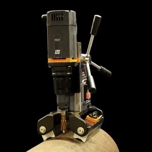 Masina gaurit cu talpa magnetica 12-35mm prindere pe teava VersaDrive® 850035-T-230EU Holemaker Technology - Img 2