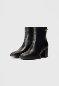Tommy Hilfiger Botine Femei