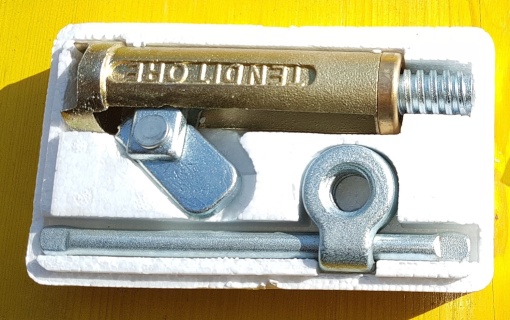 Întinzător pentru clema blocator cu pana