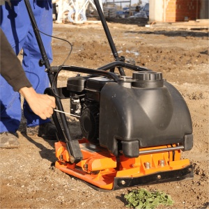 Bisonte PC90-B&S, 13 kN, motor Briggs&Stratton, benzina 6.5 cp, greutate 95 kg - Img 2