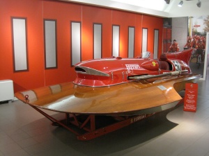 ARNO XI FERRARI 800KG HYDROPLANE 1953, EDITIE SPECIALA Navomodel Amati, Scara 1:8, Lungime: 79cm - Img 5