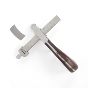 Dispozitiv de taiat fasii TandyPro Tools Draw Gauge cu maner din stejar rosu - Tandy Leather 3084-10