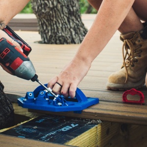 Pachet Kreg Deck Jig pentru fixarea ascunsă a deck-ului, cu șuruburi cadou - Img 2