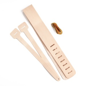 Kit curea de chitara din piele vegetala Tandy Leather, reglabila 114–147 cm