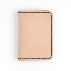 Kit port-pasaport din piele vegetala Tandy Leather, 14,6 x 10 cm