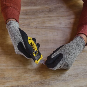 Stanley STHT10432-0, Cutter compact cu lama retractabila, 135mm + o lama trapezoidala 62mm - Img 10