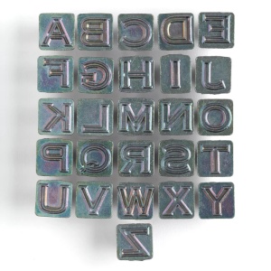 Set stante embosare piele ALFABET litere mari de 6mm. - Img 3