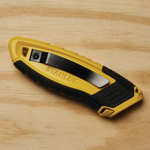 Stanley STHT10432-0, Cutter compact cu lama retractabila, 135mm + o lama trapezoidala 62mm - Img 6