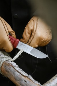 Cutit outdoor Morakniv Kansbol S Dala Red, oțel inoxidabil 12C27, compatibil amnar, teaca inclusa - Img 5
