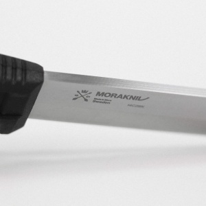Morakniv Morkret (S) – Cutit Survival Full-Tang Otel Inox Suedez 14C28N 58 HRC si Teaca Click-On MOLLE - Img 5