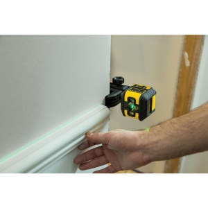 Stanley STHT77592-1, nivela laser cross 90, cu linie in cruce + un fascicul 90 grade, lumina verde, auto-nivelare, prindere cu clema, QuickLink, raza actiune 12m, include 2 baterii AA, clema si husa - Img 11
