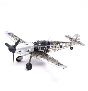 Aeromodel Messerschmitt BF109G Fighter, scara 1:16 Model de aeronava din metal - Img 1