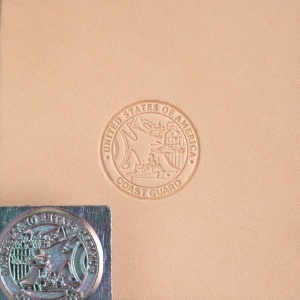 Cap de stanta de embosare 3D Craftool, model garda de coasta (Coast Guard) - Tandy Leather 8457-00