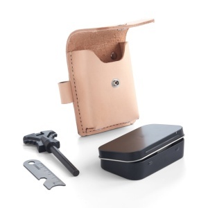 Kit husa amnar Explorer din piele Tandy Leather, cu amnar si cutie metalica - imagine 7