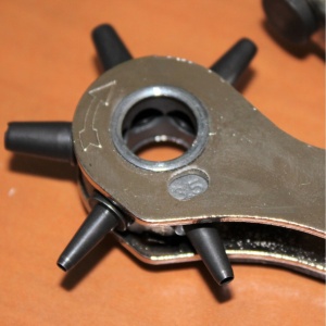 Cleste revolver de perforat piele, 6 varfuri 2-4,5 mm - Vergez Blanchard 3.7734