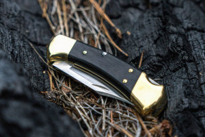 Briceag de vanatoare Buck 112 Ranger (0112BRSFG-B / 0112BRS-B), otel 420HC, alama si abanos, Lockback - Img 9