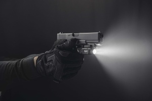Lanterna tactica Armytek Buckler M1 White 700 lm pentru pistol, cu montura Glock si Picatinny - Img 7