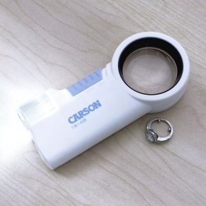 Lupă cu lanternă MagniFlash si LED-uri, putere x11 - Carson - Img 4