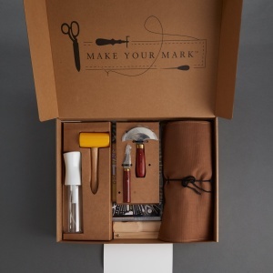 Set atelier deluxe pentru pielarie Tandy Leather – Deluxe Workshop Starter Set, peste 40 de unelte cu husa rulabila - imagine 3