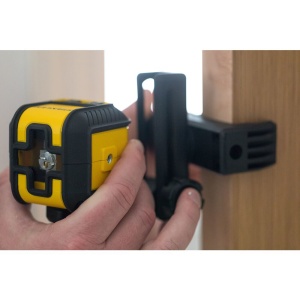 Stanley STHT77498-1, nivela laser cubix cu linie in cruce, lumina rosie, auto-nivelare, prindere cu clema, QuickLink, raza actiune 12m, include 2 baterii AA, clema si husa - Img 12