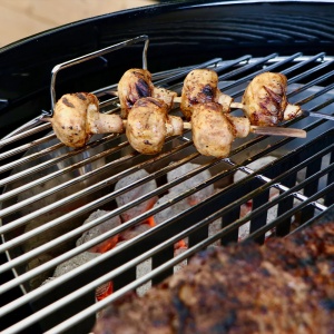 Kit cosuri de carbuni si jgheab apa Slow ’N Sear FireBaskets SNS Grills - Img 3