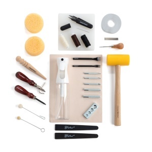 Set de initiere in cusutul pielii de mana Tandy Leather – Hand Stitching Starter Set, peste 20 de piese
