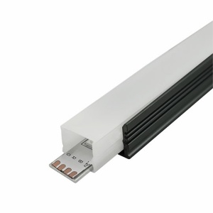 Nadgradni aluminijumski profil za LED trake 17,7 × 13 mm – crna varijanta, glavni prikaz