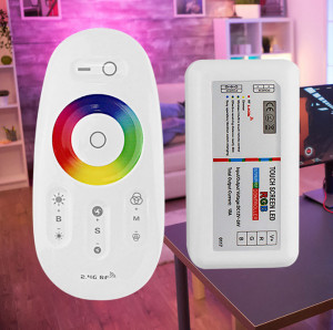 RGB LED kontroler 216W touch 12V 24V — bočni pogled na kućište i tastere