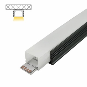 Nadgradni aluminijumski profil za LED trake 17,7 × 13 mm – crna varijanta, detalj i presek